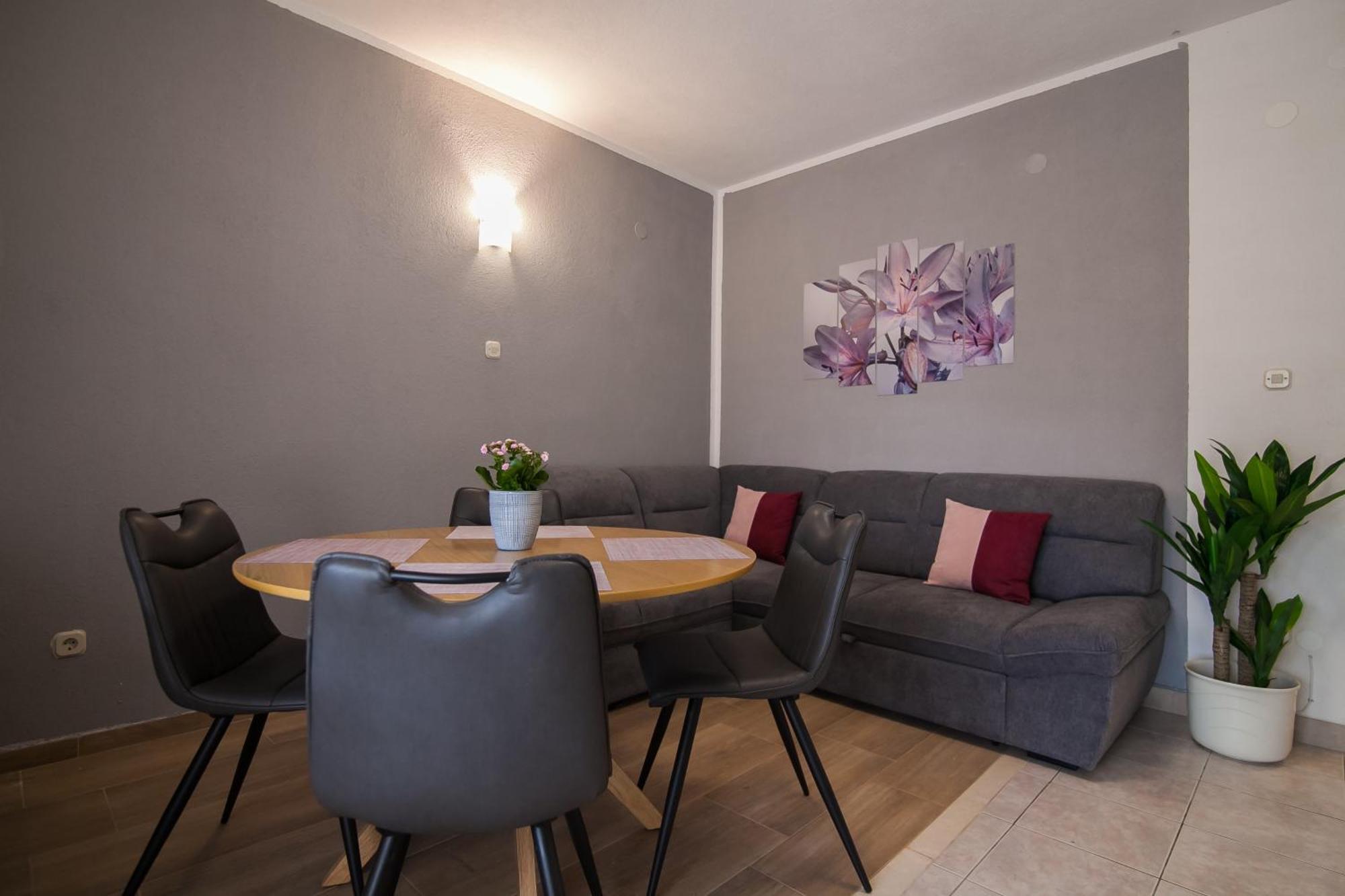 Apartments Paula โบล ภายนอก รูปภาพ